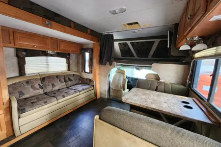 Top 10 Luxury Motorhomes for Ultimate Road Trips in 2024